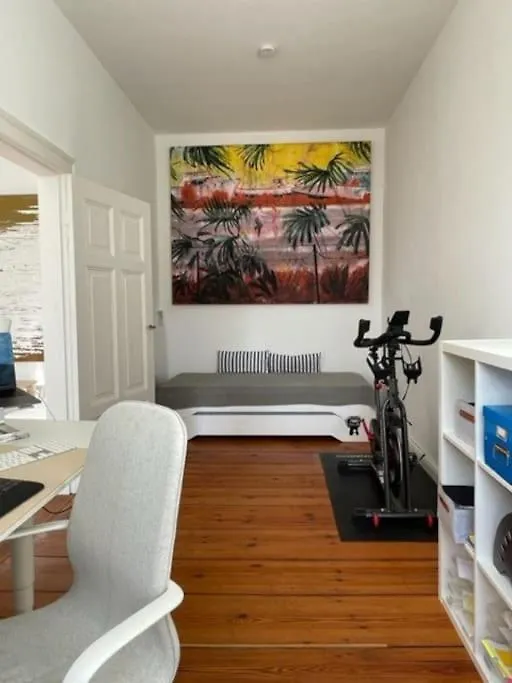 Wunderschoene, Grosszuegige Altbauwohnung In Mitte Berlin